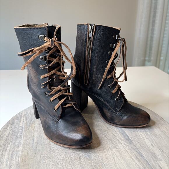Freebird Holis Boots Women's Black Distressed Leather Lace Up Ankle Booties Sz 7 - Picture 1 of 11